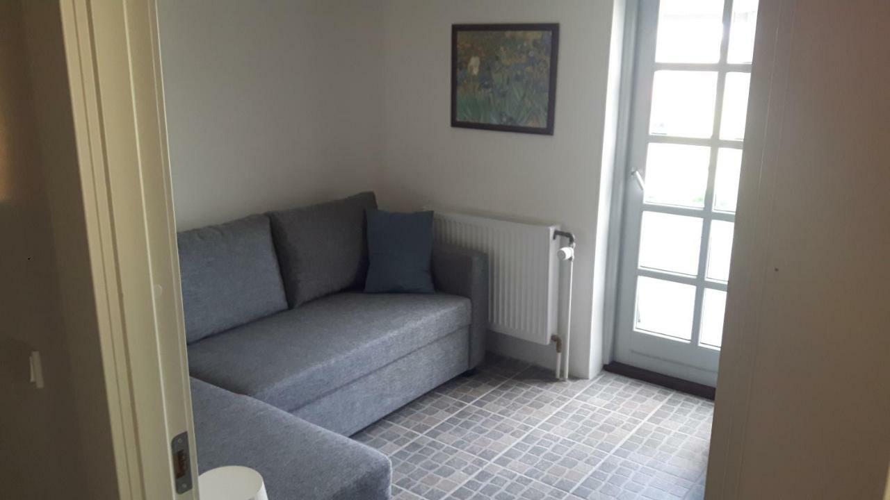 Pelikan Garden 1 Ferielejlighed Max 4 Personer Ved 2 Personer 650,00 Ekstra Personer 150,00 Kr Ekstra Stege Bagian luar foto